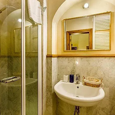 Cavour10 Bed & Breakfast 3*