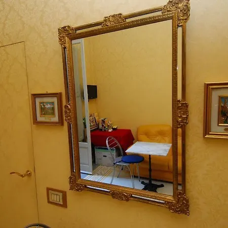 Bed & Breakfast Cavour10 3*